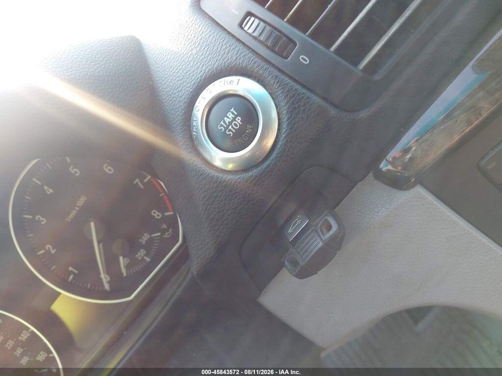 WBAUC73559VK94646 2009 BMW 135I photo no. 11