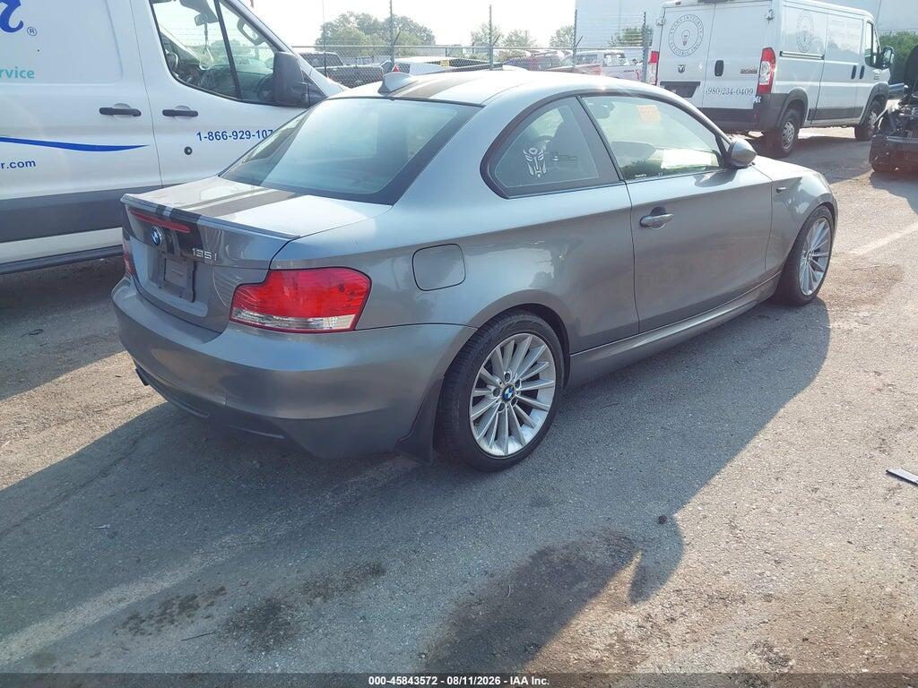WBAUC73559VK94646 2009 BMW 135I photo no. 4