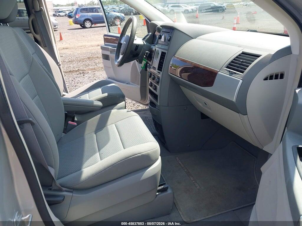 2A4RR5D13AR138064 2010 CHRYSLER TOWN & COUNTRY photo no. 5