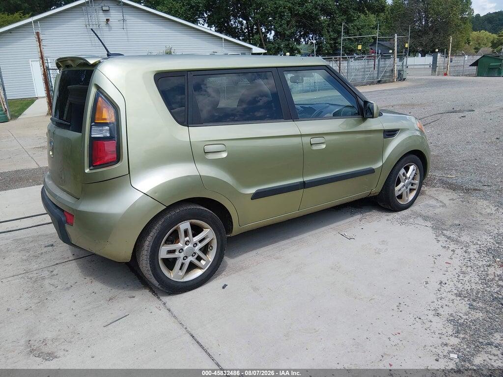 KNDJT2A22A7104635 2010 KIA SOUL photo no. 4