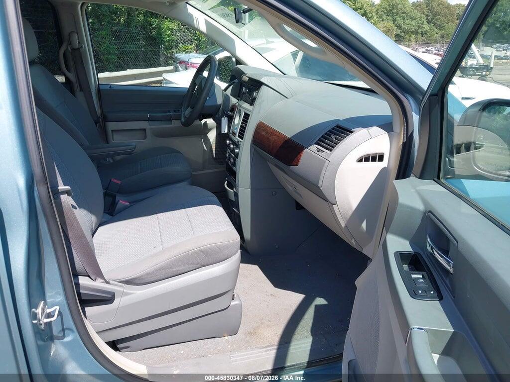2A4RR2D1XAR377044 2010 CHRYSLER TOWN & COUNTRY photo no. 5