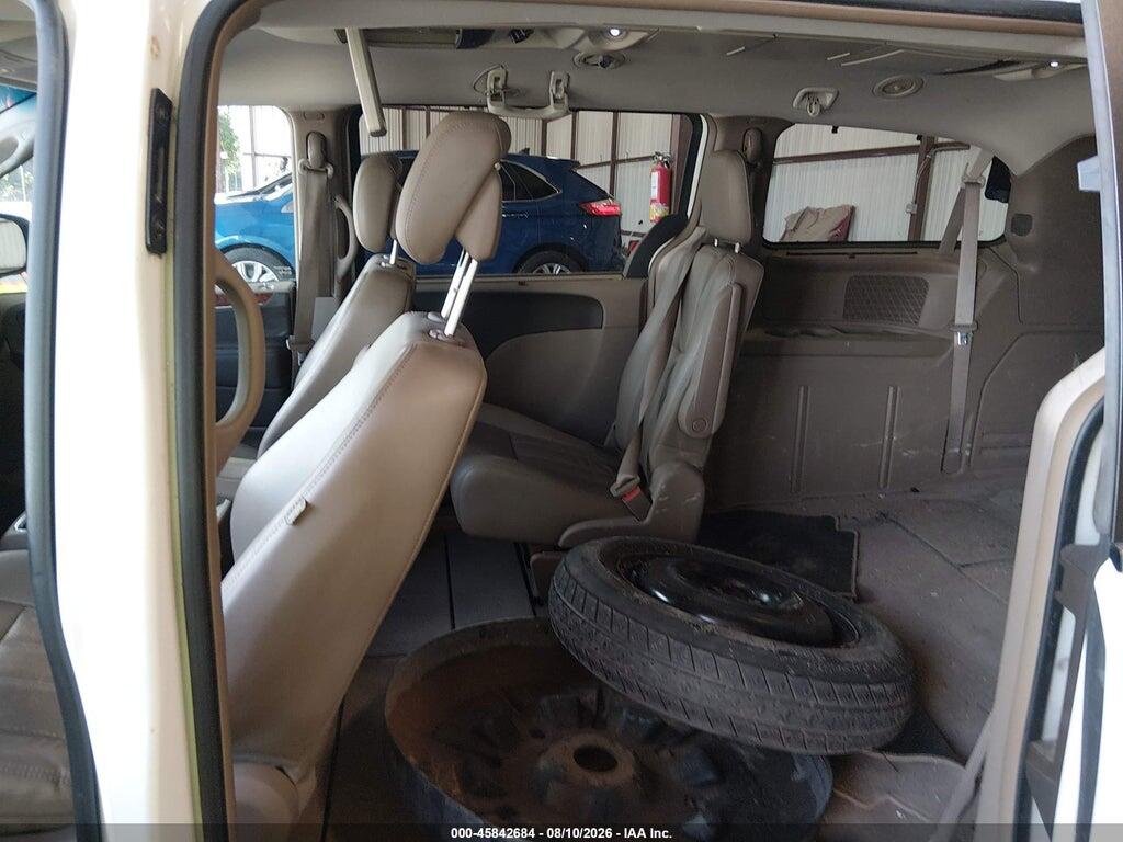 2A4RR8DG3BR616040 2011 CHRYSLER TOWN & COUNTRY photo no. 8