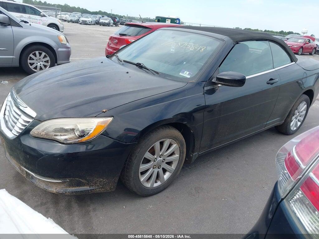 1C3BC2EG4BN529818 2011 CHRYSLER 200 photo no. 2