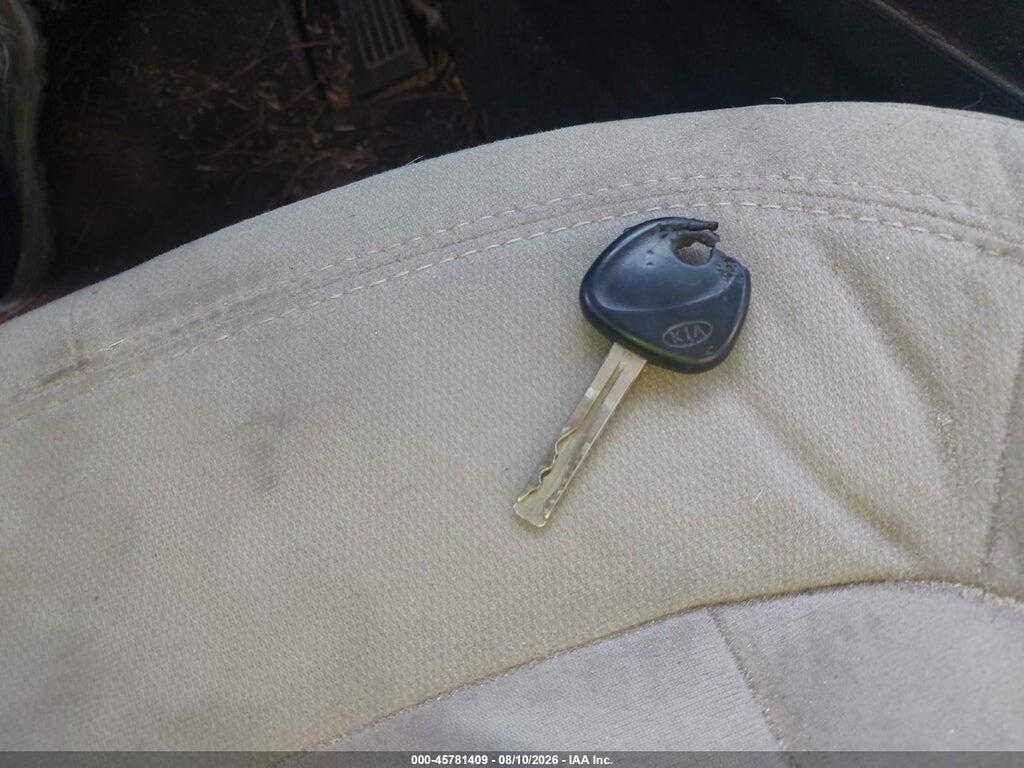 KNAGM4A79B5086546 2011 KIA OPTIMA photo no. 11