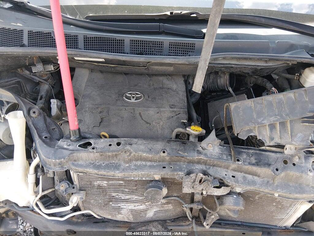 5TDYK3DC3BS004143 2011 TOYOTA SIENNA photo no. 10