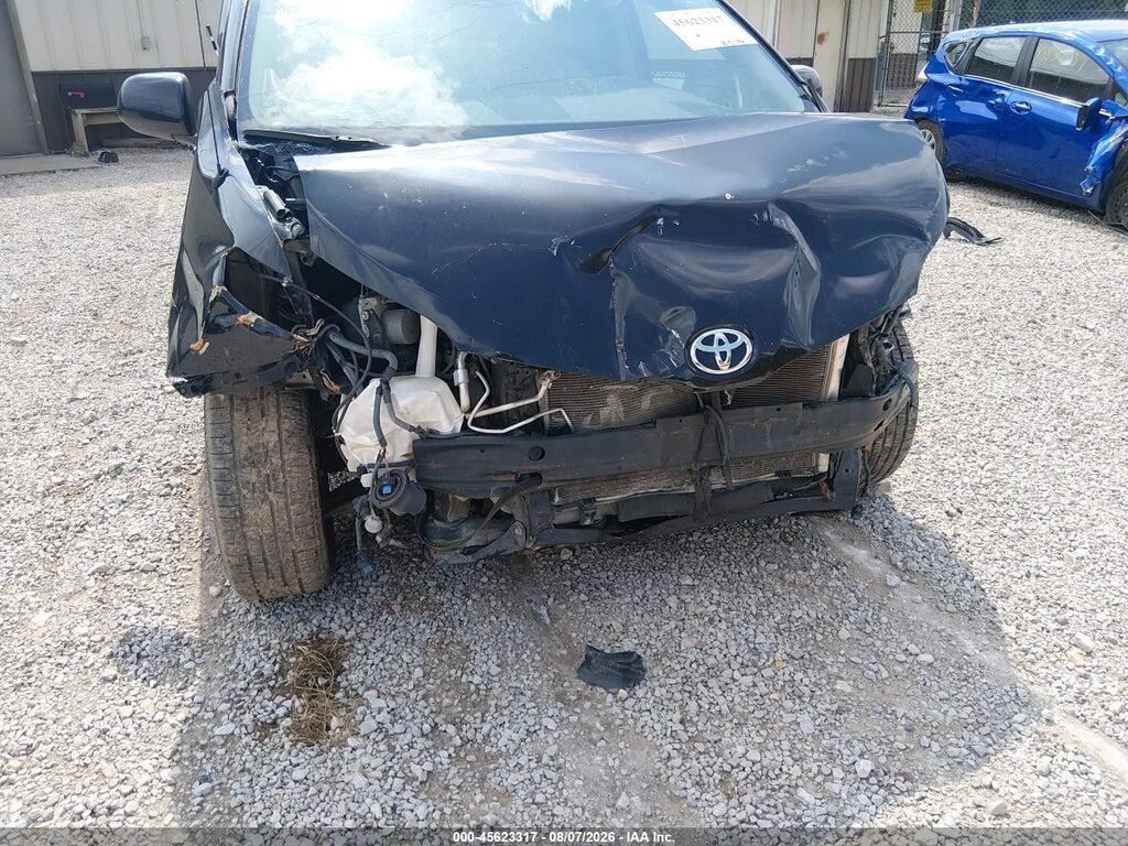 5TDYK3DC3BS004143 2011 TOYOTA SIENNA photo no. 6