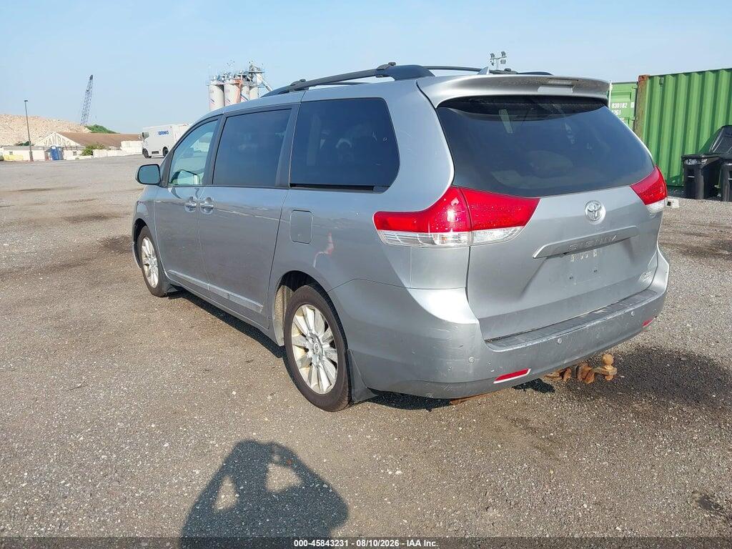 5TDDK3DC6CS034088 2012 TOYOTA SIENNA photo no. 3