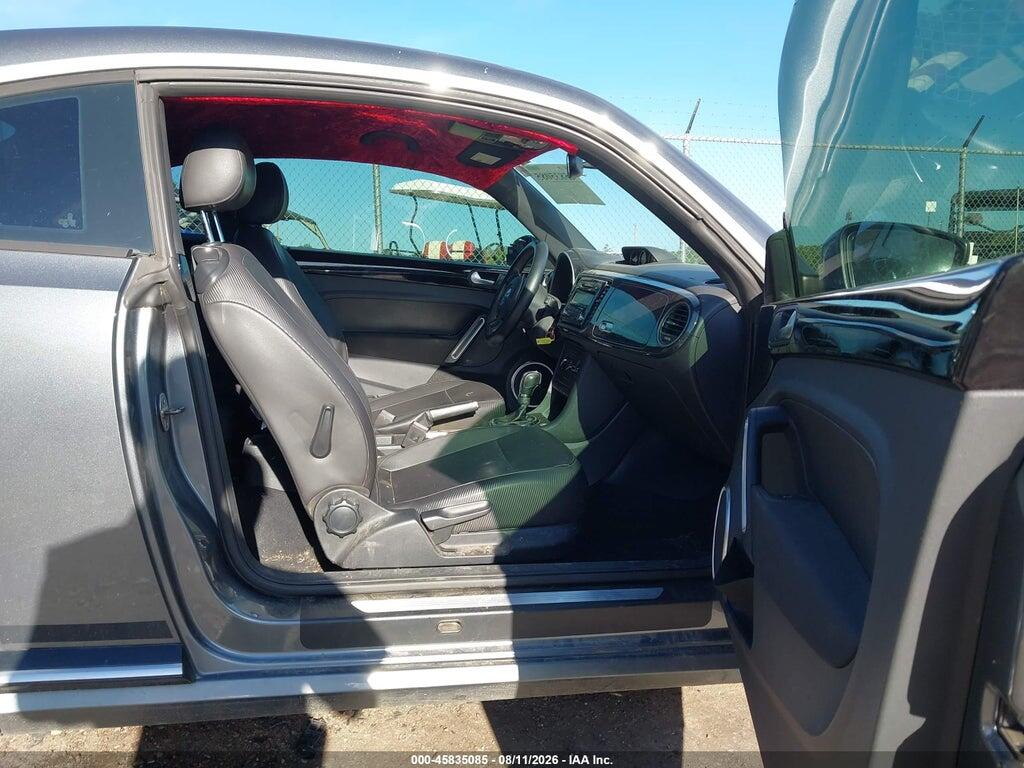 3VWVA7AT1CM654640 2012 VOLKSWAGEN BEETLE photo no. 5