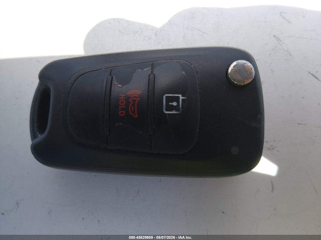KNDJT2A51C7477128 2012 KIA SOUL photo no. 11