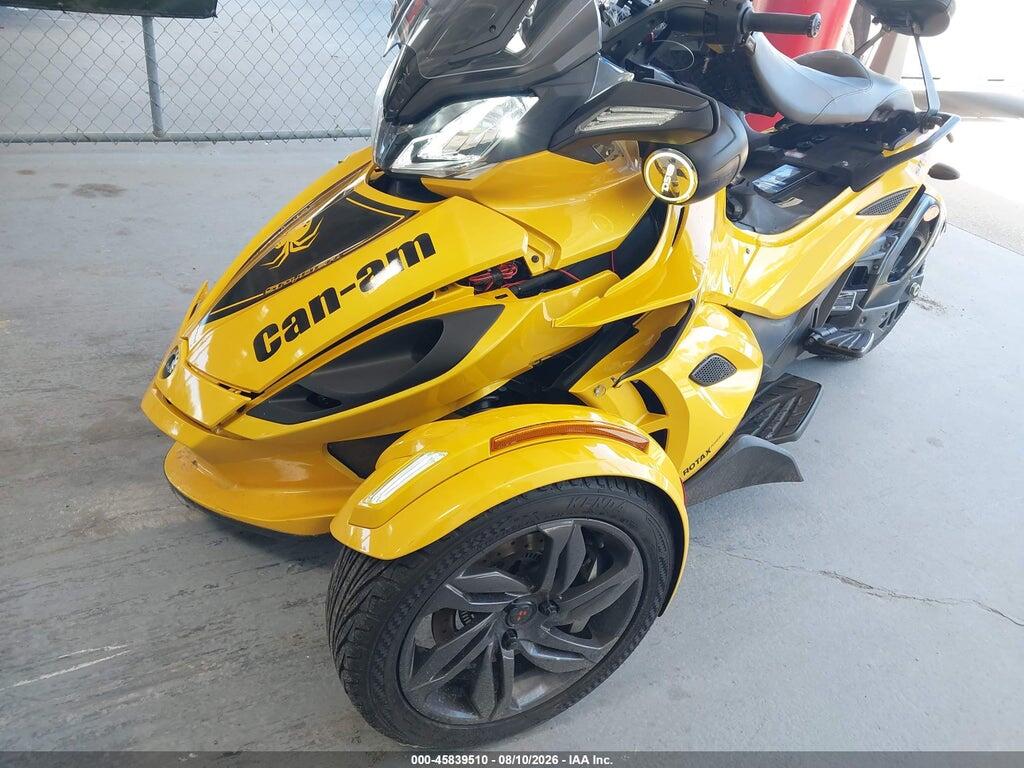 2BXNCBC18DV000781 2013 CAN-AM SPYDER ROADSTER photo no. 2