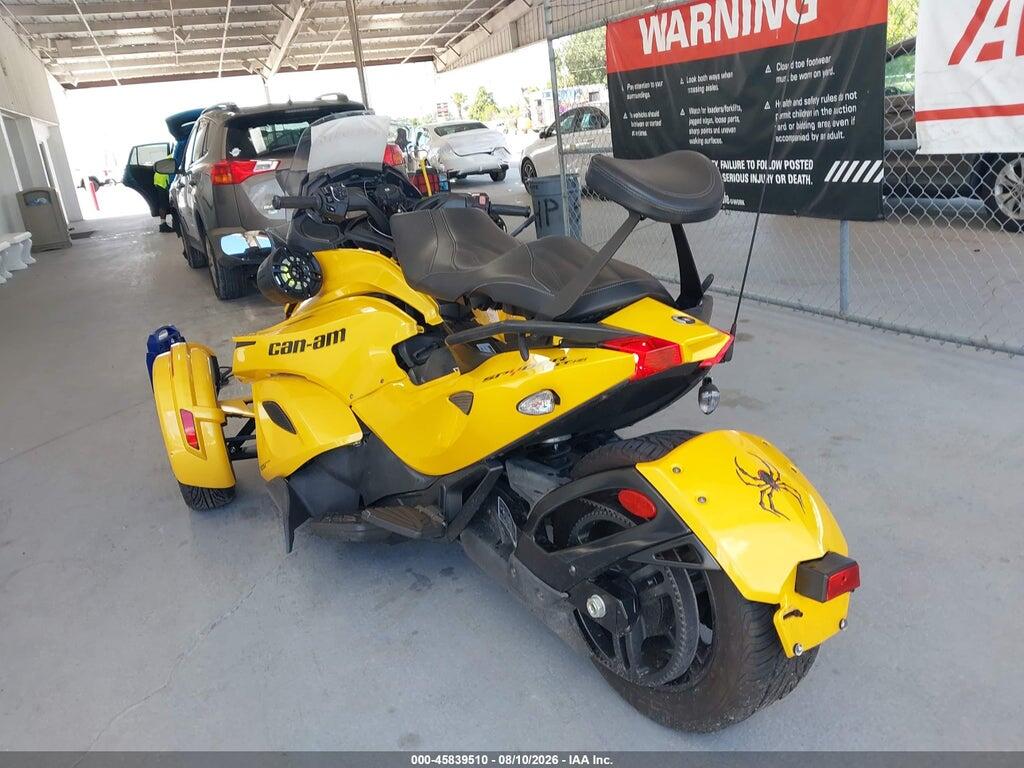 2BXNCBC18DV000781 2013 CAN-AM SPYDER ROADSTER photo no. 3