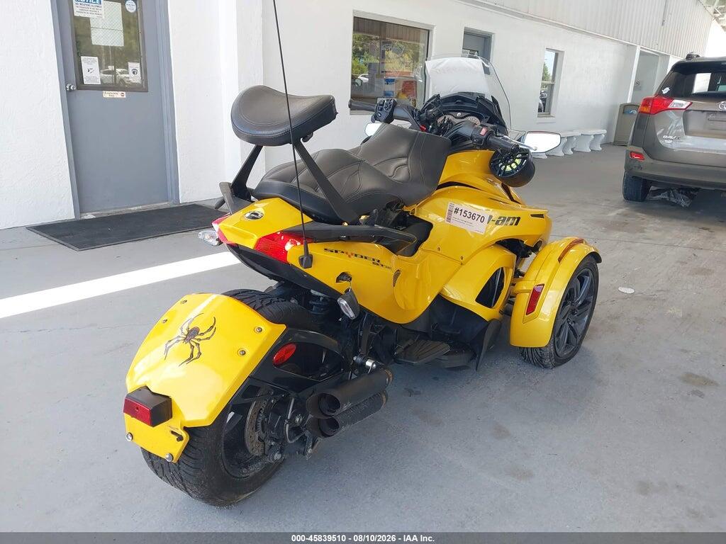 2BXNCBC18DV000781 2013 CAN-AM SPYDER ROADSTER photo no. 4