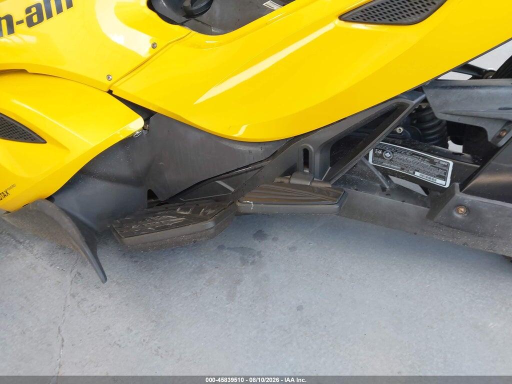 2BXNCBC18DV000781 2013 CAN-AM SPYDER ROADSTER photo no. 9