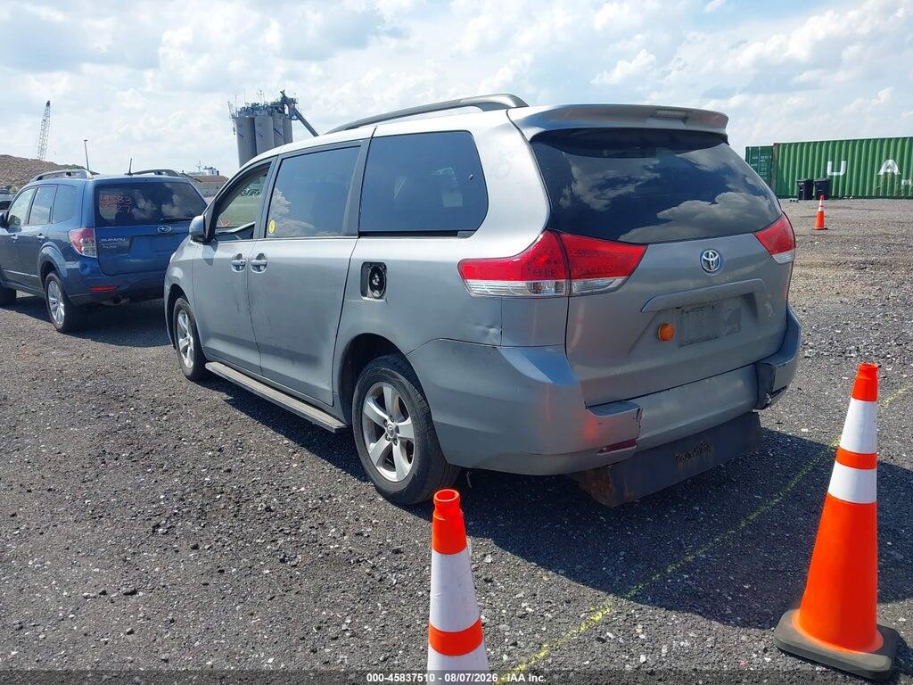 5TDKK3DC8DS399400 2013 TOYOTA SIENNA photo no. 3
