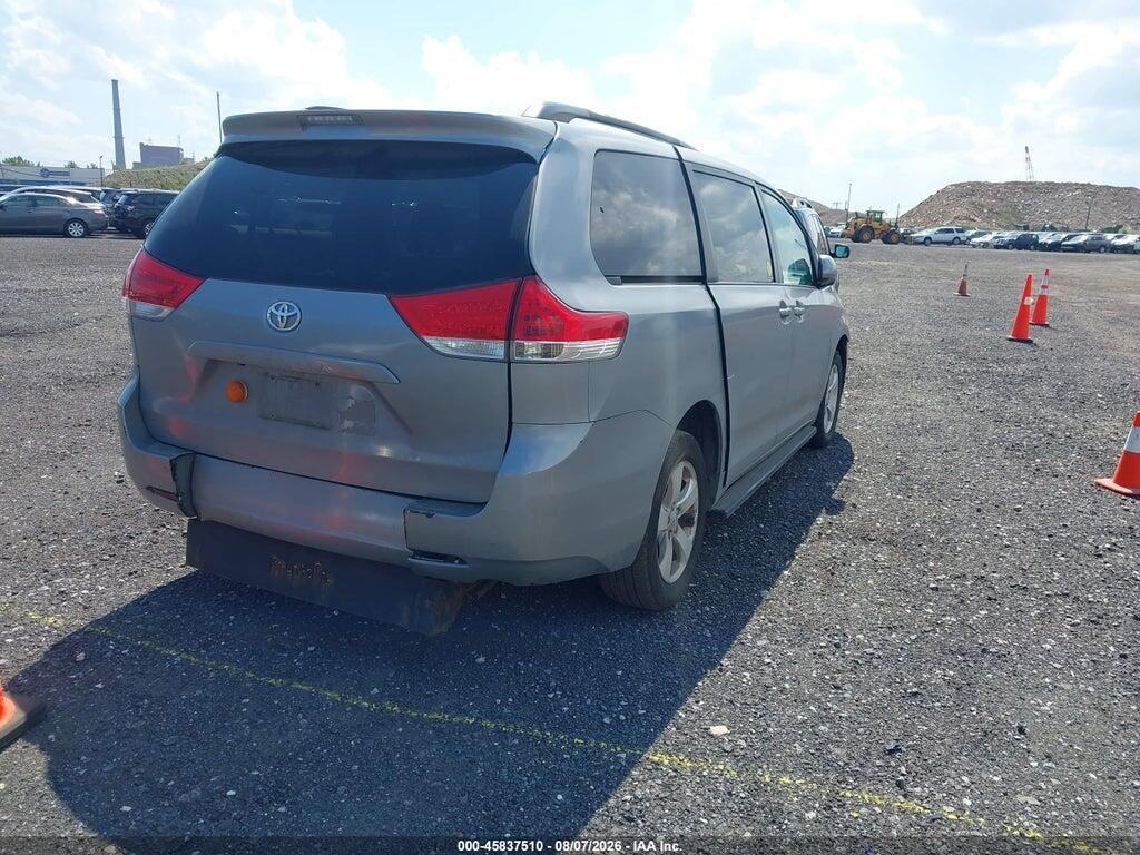 5TDKK3DC8DS399400 2013 TOYOTA SIENNA photo no. 4
