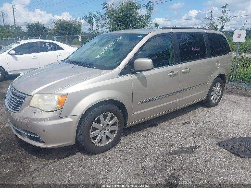 2C4RC1BG0DR745227 2013 CHRYSLER TOWN & COUNTRY photo no. 2