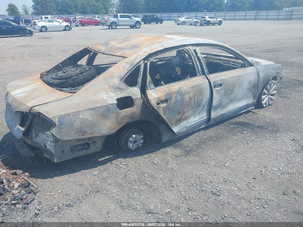 1VWAP7A33DC041175 2013 VOLKSWAGEN PASSAT photo no. 4