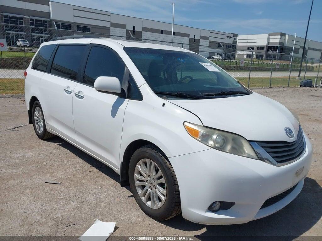 5TDYK3DC8DS298805 2013 TOYOTA SIENNA photo no. 1