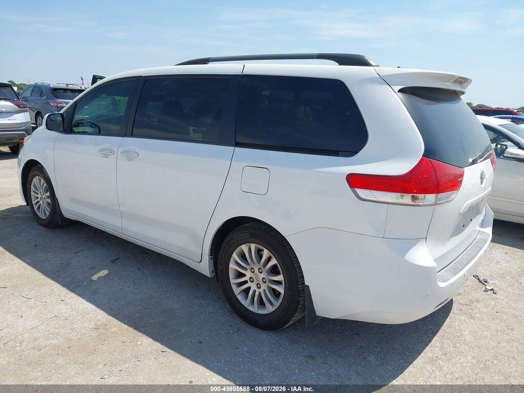 5TDYK3DC8DS298805 2013 TOYOTA SIENNA photo no. 3