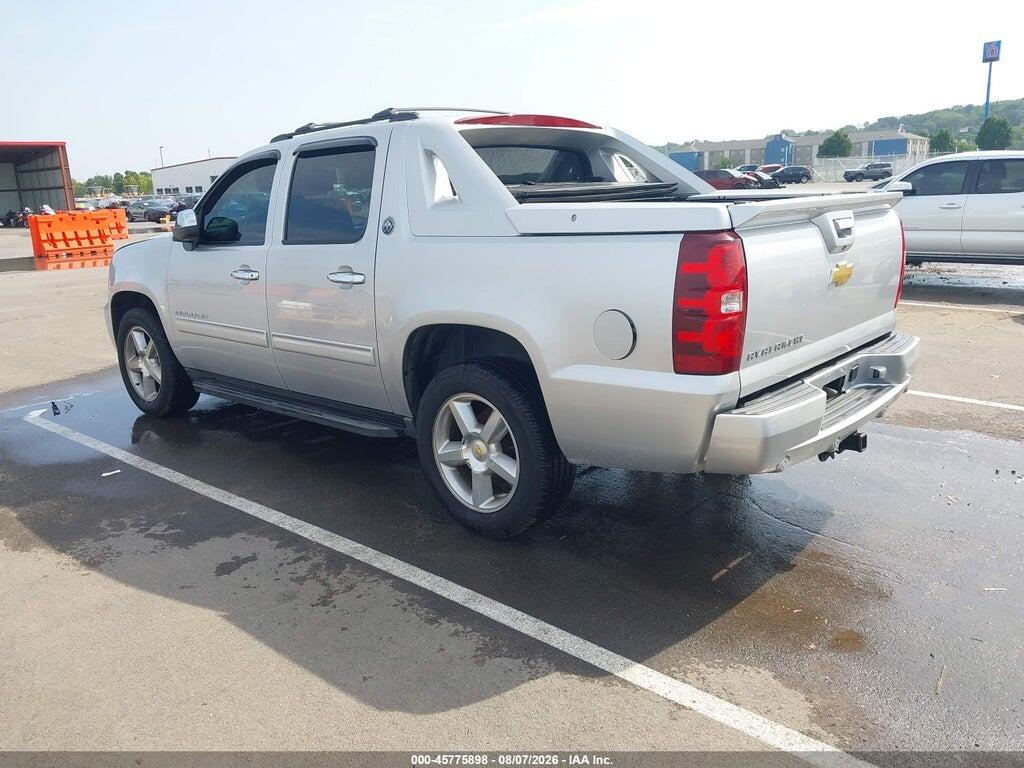 3GNTKFE7XDG297724 2013 CHEVROLET AVALANCHE photo no. 3