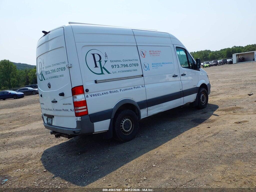 WD3PE7DC6E5856372 2014 MERCEDES-BENZ SPRINTER 2500 photo no. 4