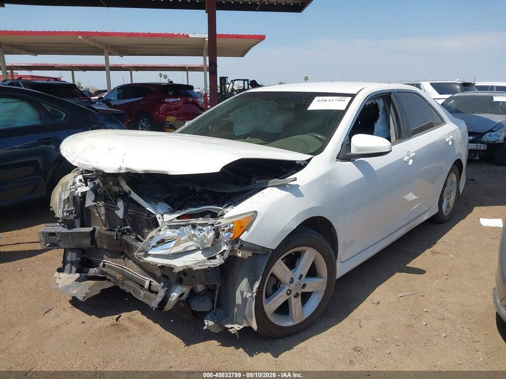 4T1BF1FK6EU852743 2014 TOYOTA CAMRY photo no. 2