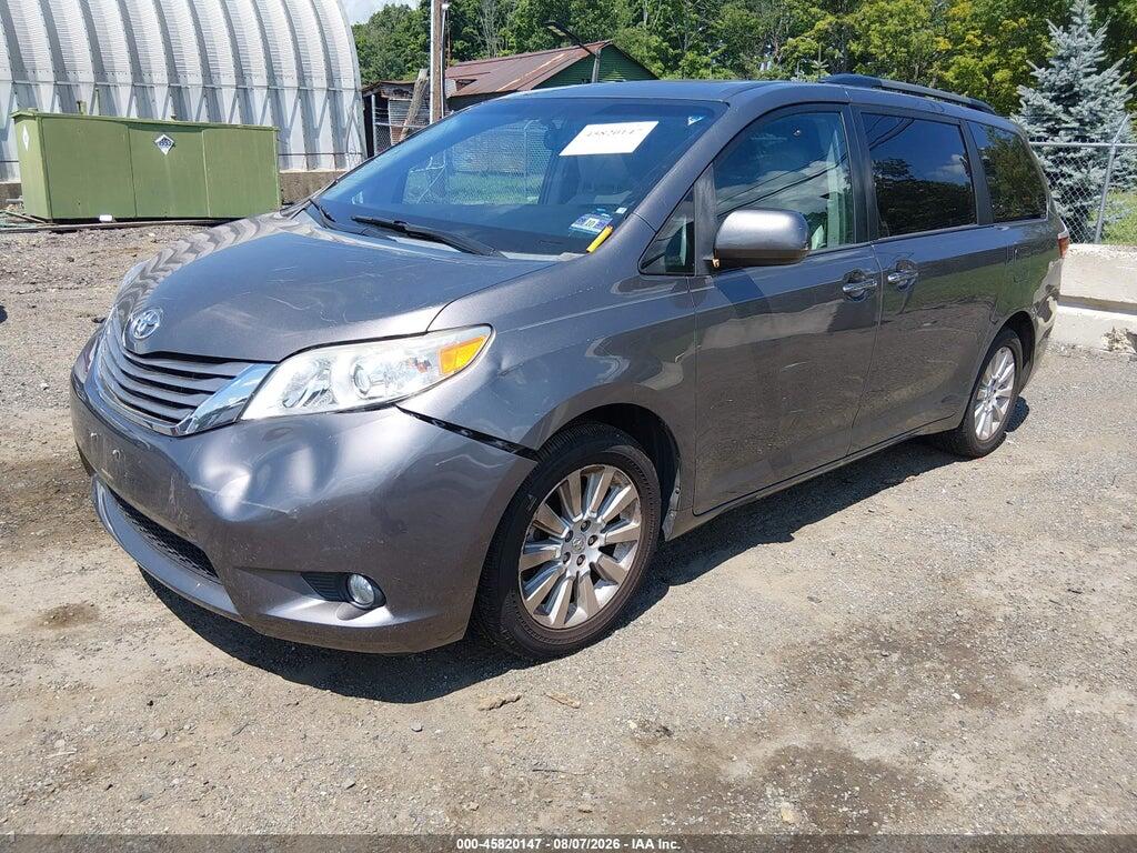 5TDDK3DC0FS120260 2015 TOYOTA SIENNA photo no. 2