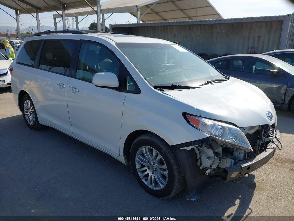 5TDYK3DC1FS654983 2015 TOYOTA SIENNA photo no. 1
