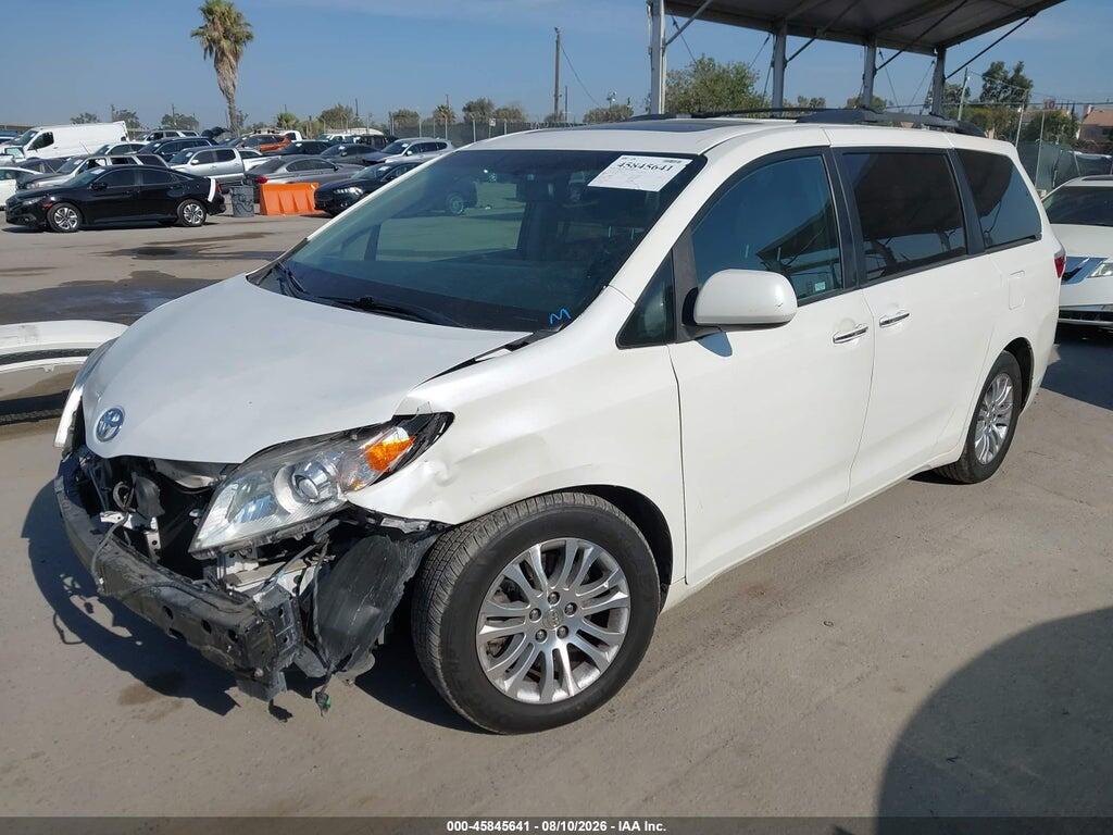 5TDYK3DC1FS654983 2015 TOYOTA SIENNA photo no. 2