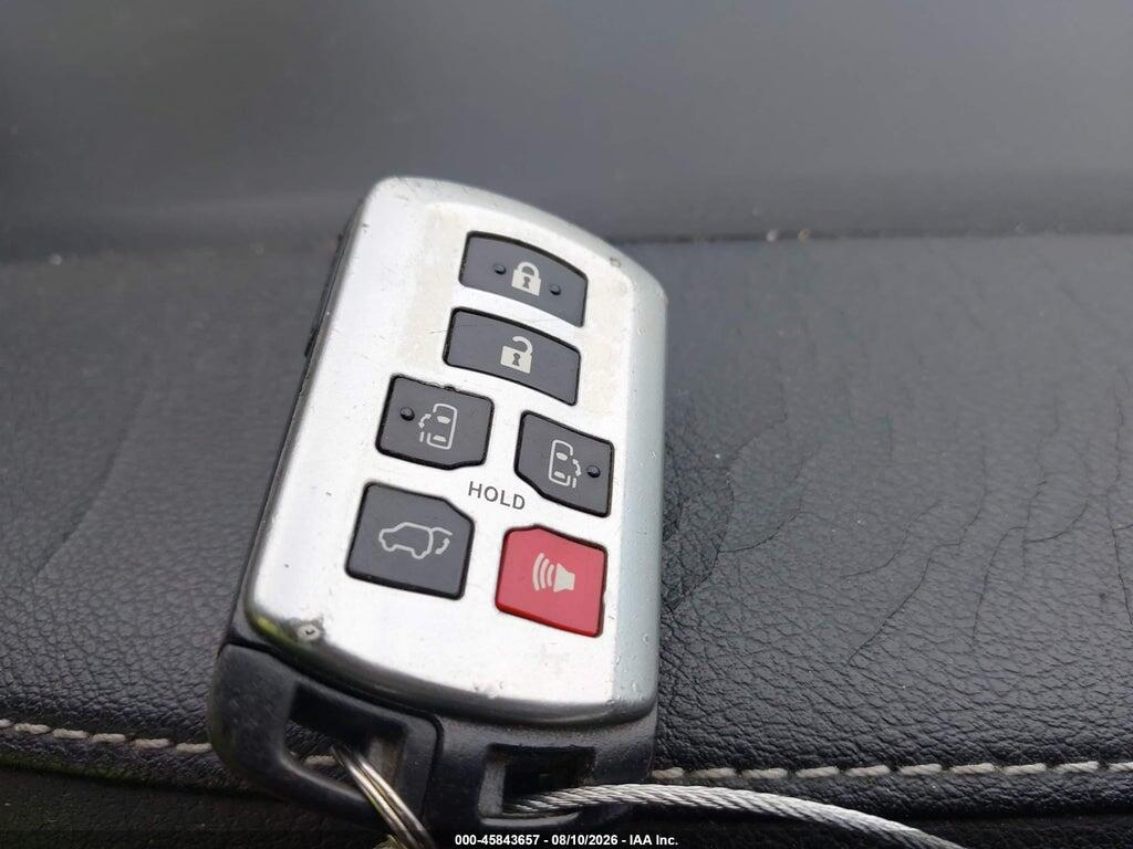 5TDYK3DCXFS589745 2015 TOYOTA SIENNA photo no. 11