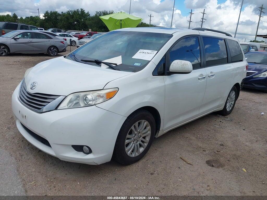 5TDYK3DCXFS589745 2015 TOYOTA SIENNA photo no. 2