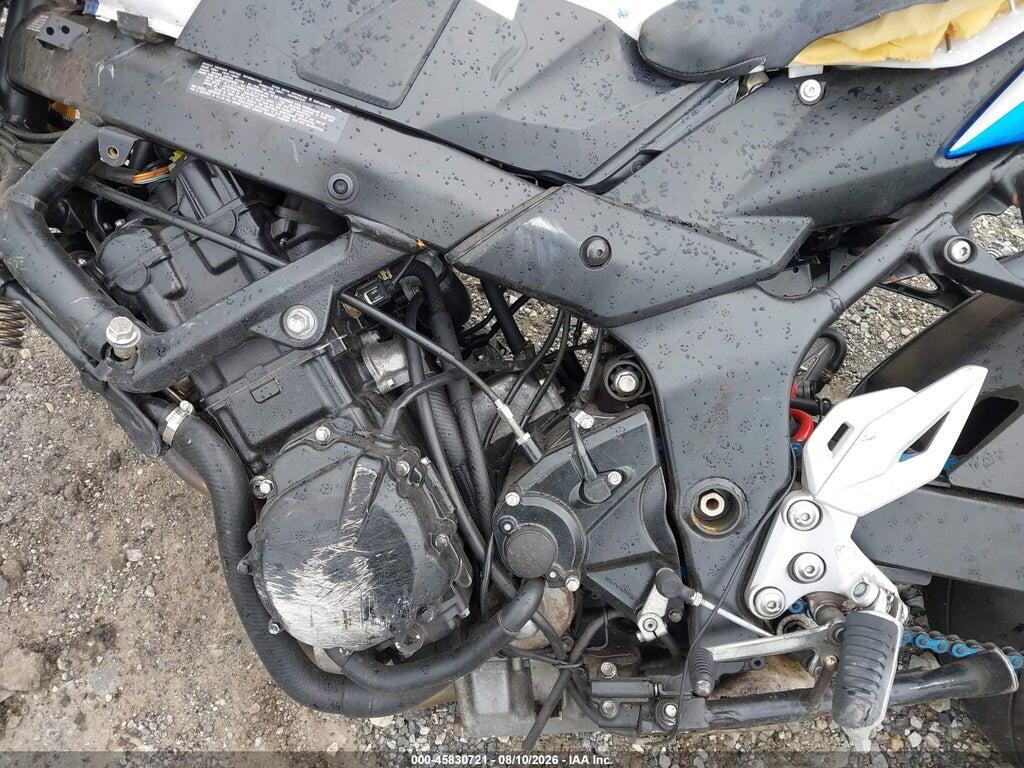 JS1GR7NA2F2100736 2015 SUZUKI GSX-S750 photo no. 9
