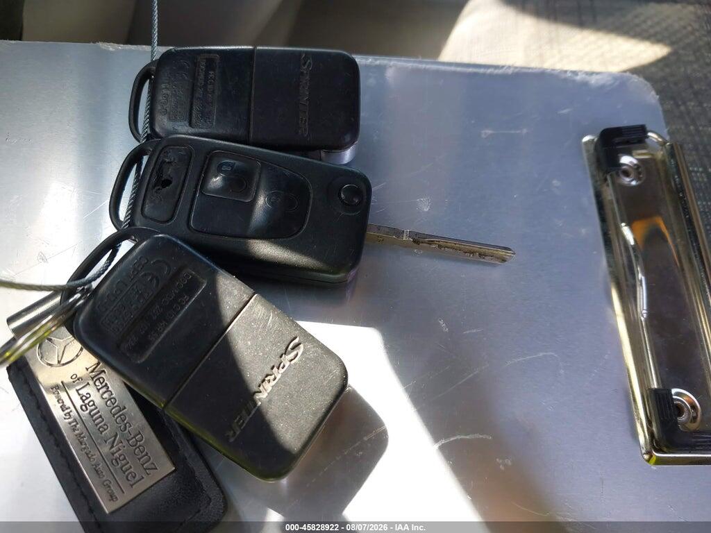 WD3PE8CC6FP105995 2015 MERCEDES-BENZ SPRINTER 2500 photo no. 11