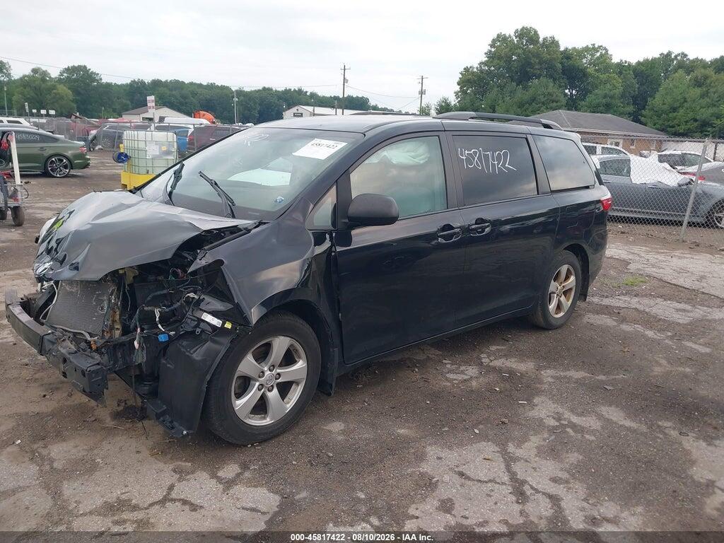 5TDKK3DC6FS540967 2015 TOYOTA SIENNA photo no. 2