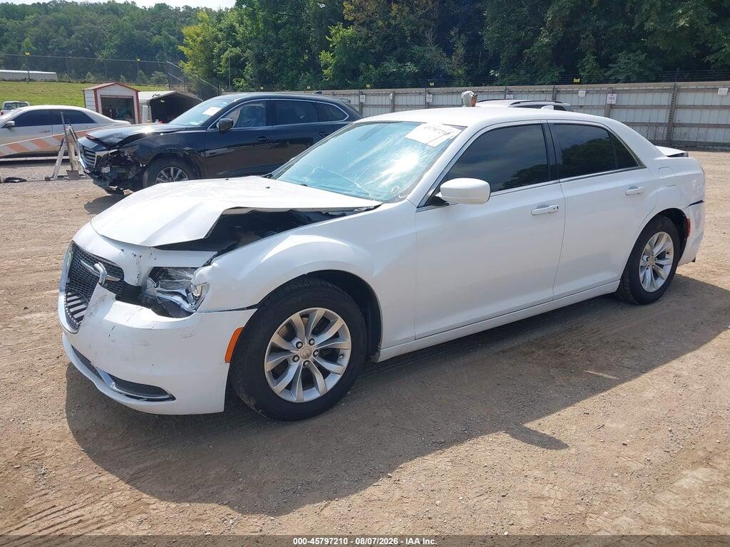 2C3CCAAG5FH891675 2015 CHRYSLER 300 photo no. 2