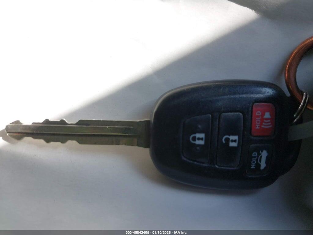 5YFBURHE9GP564263 2016 TOYOTA COROLLA photo no. 11