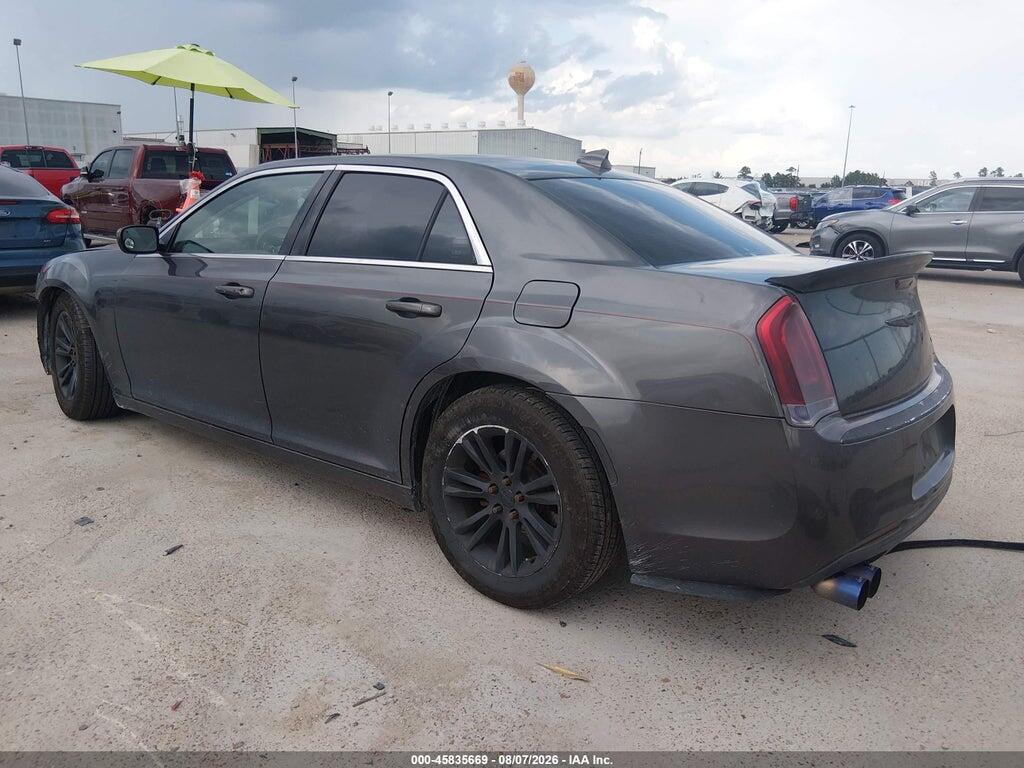 2C3CCAAG4GH156235 2016 CHRYSLER 300 photo no. 3