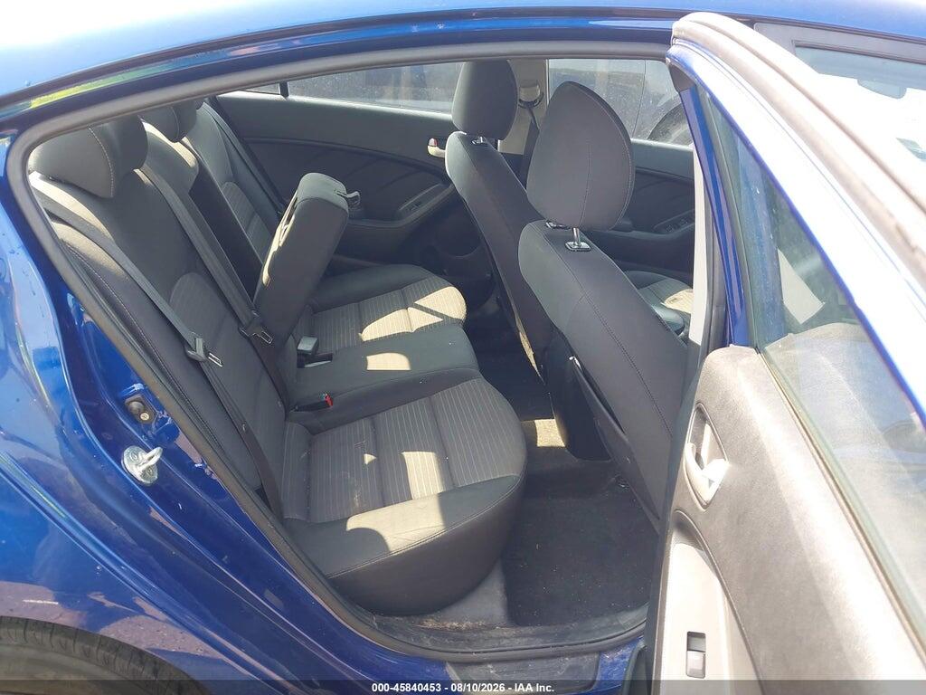 3KPFL4A72HE041026 2017 KIA FORTE photo no. 8