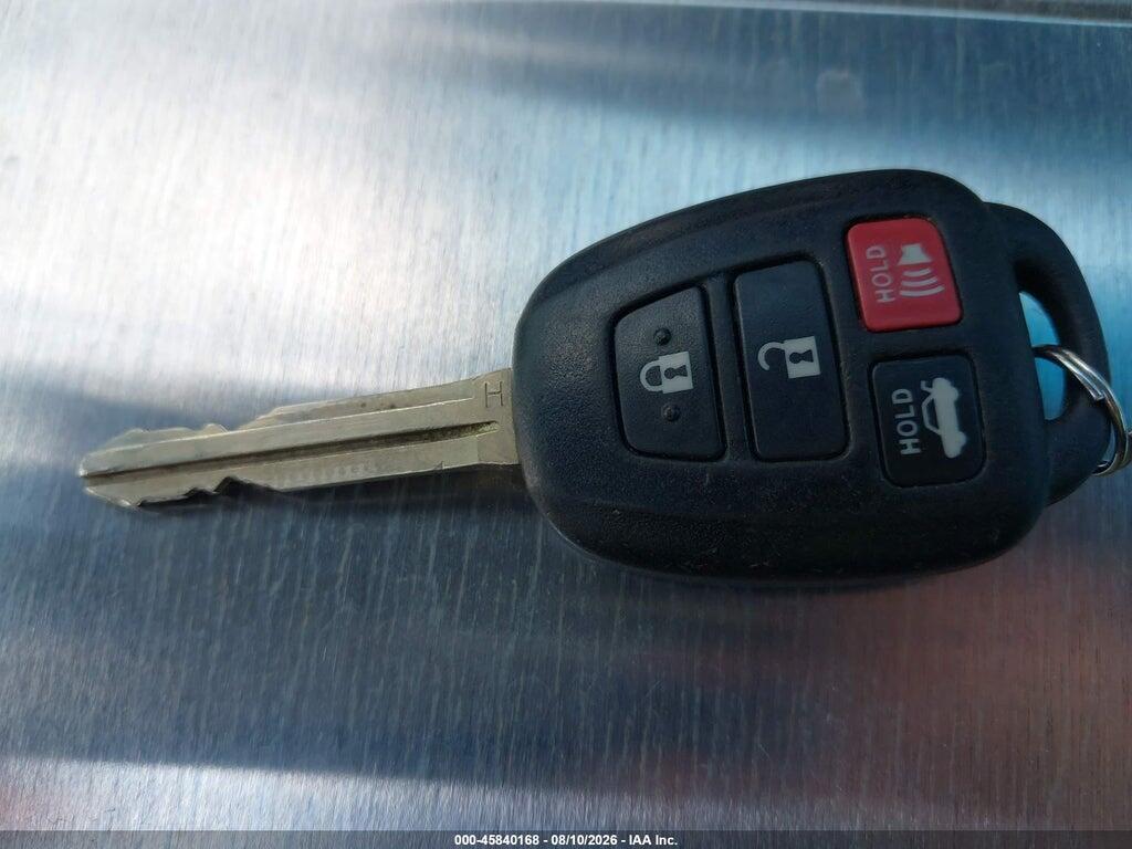 4T1BF1FK2HU629992 2017 TOYOTA CAMRY photo no. 11