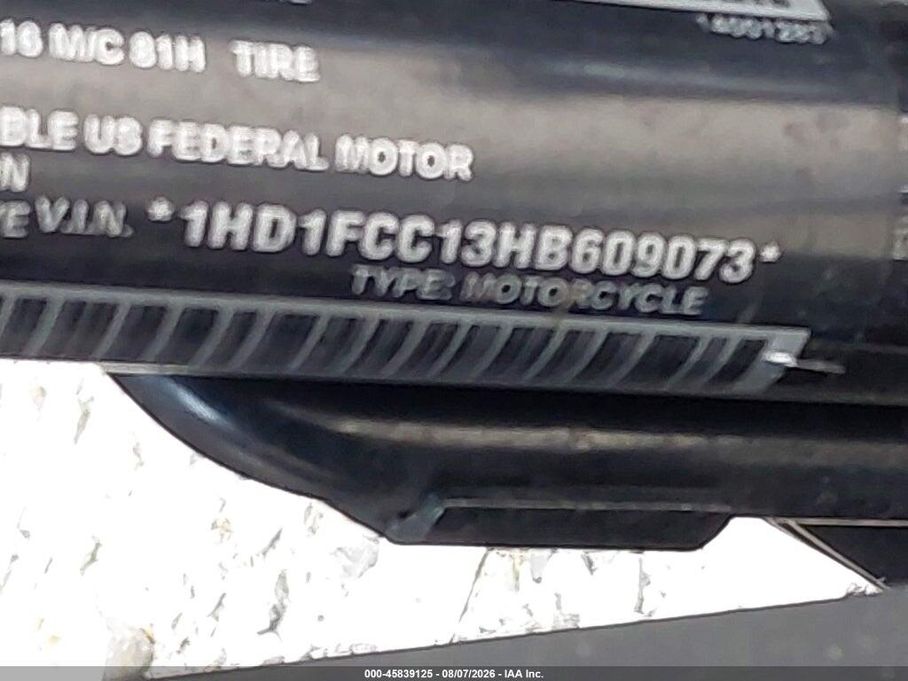 1HD1FCC13HB609073 2017 HARLEY-DAVIDSON FLHTCU photo no. 10