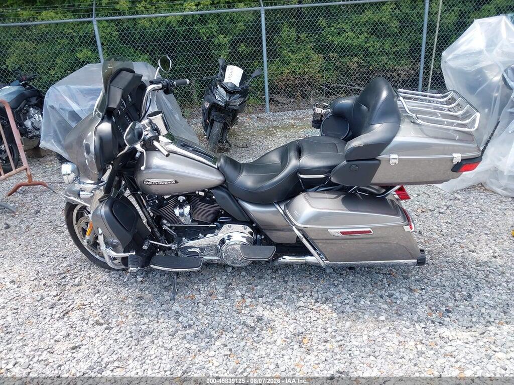 1HD1FCC13HB609073 2017 HARLEY-DAVIDSON FLHTCU photo no. 12