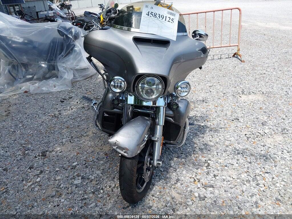 1HD1FCC13HB609073 2017 HARLEY-DAVIDSON FLHTCU photo no. 5