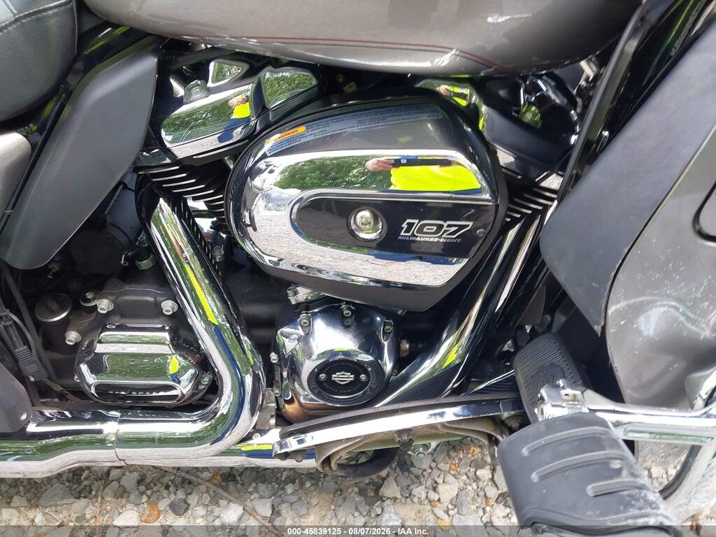1HD1FCC13HB609073 2017 HARLEY-DAVIDSON FLHTCU photo no. 8