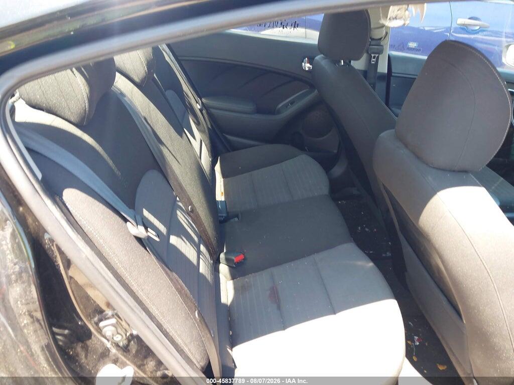 3KPFL4A75HE119282 2017 KIA FORTE photo no. 8