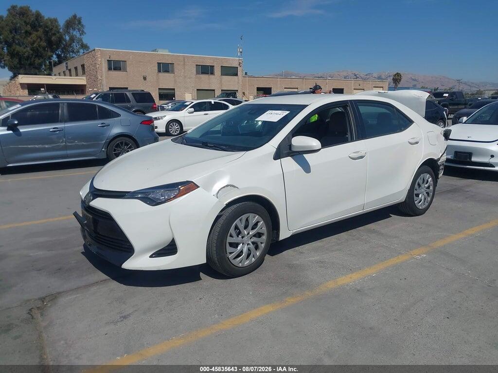 5YFBURHE3HP575440 2017 TOYOTA COROLLA photo no. 2