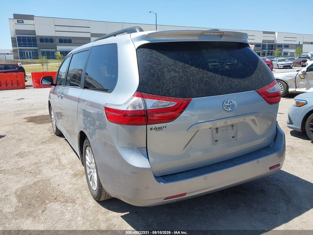5TDYZ3DC1HS769145 2017 TOYOTA SIENNA photo no. 3