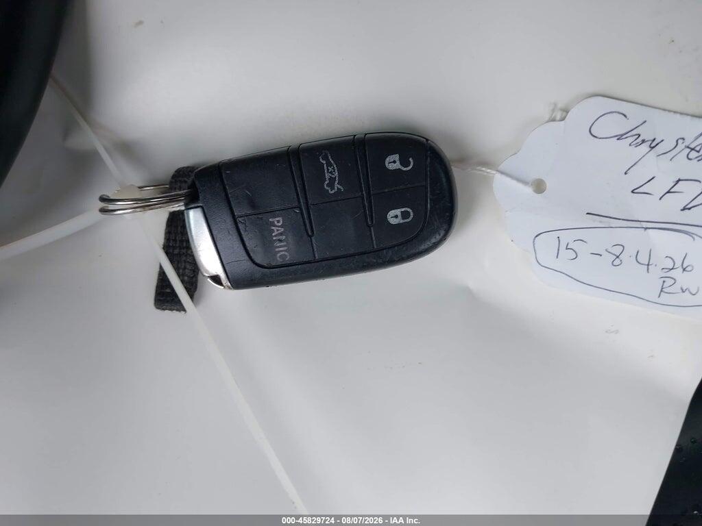 2C3CCARG0HH617971 2017 CHRYSLER 300 photo no. 11