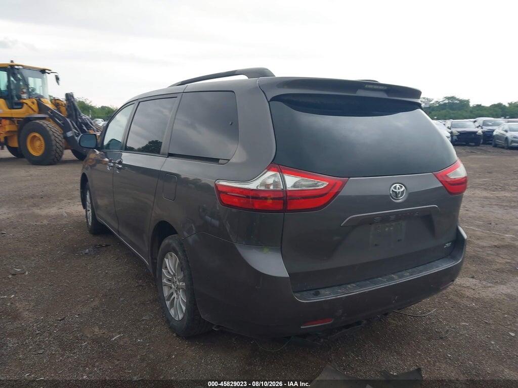 5TDYZ3DCXHS812669 2017 TOYOTA SIENNA photo no. 3