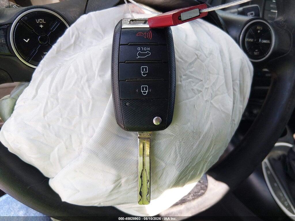 KNDJP3A52H7436878 2017 KIA SOUL photo no. 11