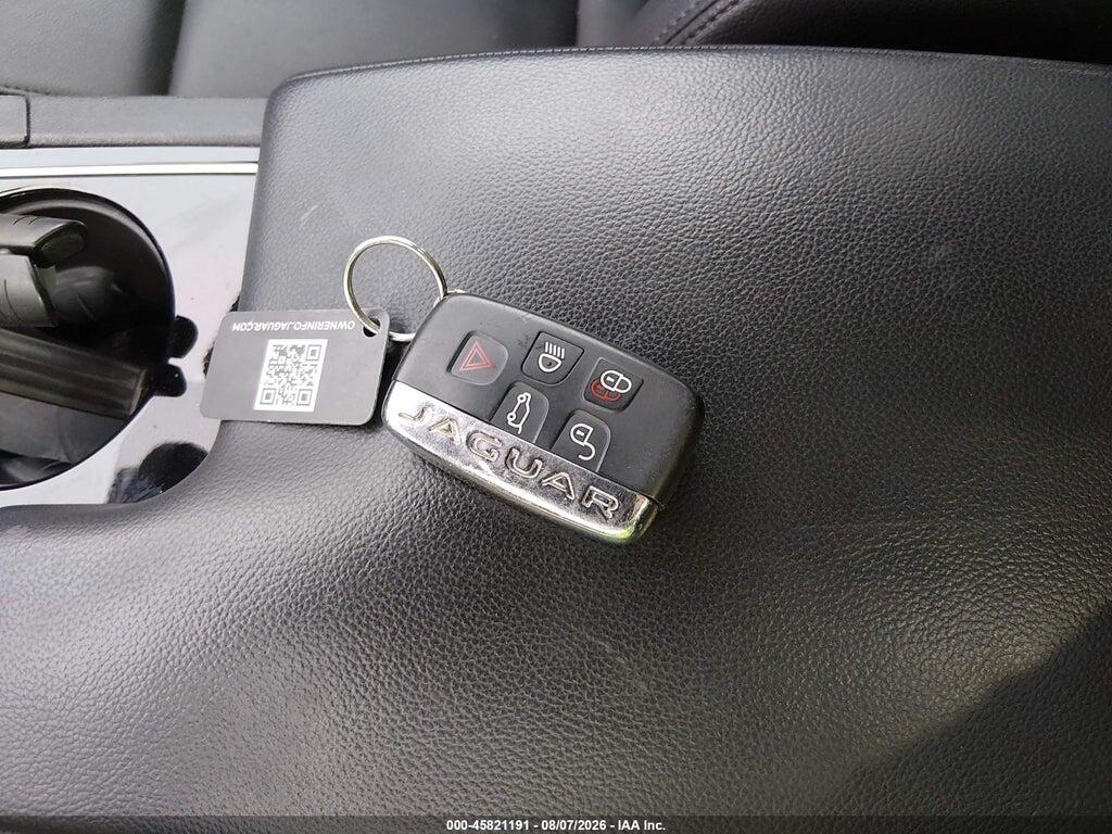 SADCJ2BV6HA070093 2017 JAGUAR F-PACE photo no. 11